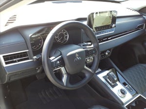 2022 Mitsubishi Outlander 4 Door SUV