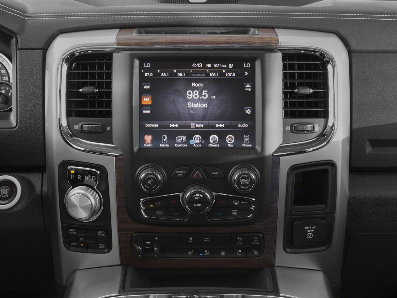 2017 RAM 1500 Laramie Quad Cab 4x4 6'4' Box