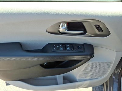 2023 Chrysler Pacifica Hybrid Touring L