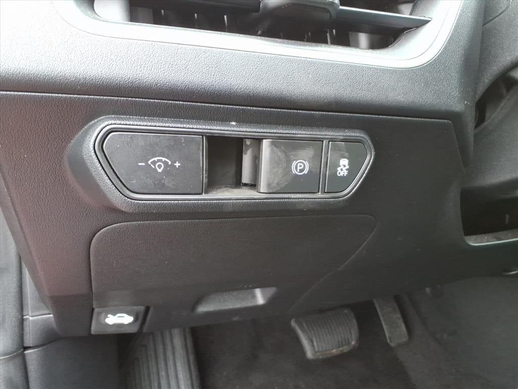 2025 Kia K4 Base