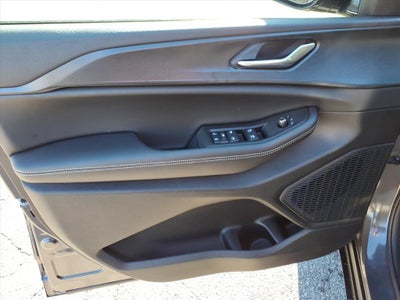 2025 Jeep Grand Cherokee Base