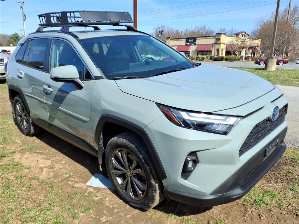 2022 Toyota RAV4 XLE Premium