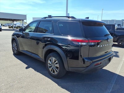 2024 Nissan Pathfinder SV