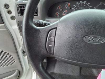 2000 Ford F-550 Chassis Cab XL DRW