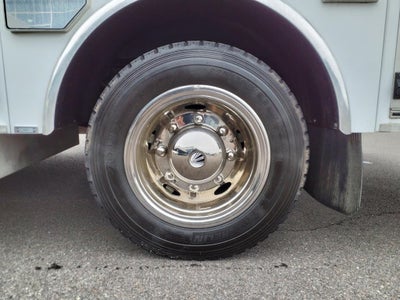 2000 Ford F-550 Chassis Cab XL DRW