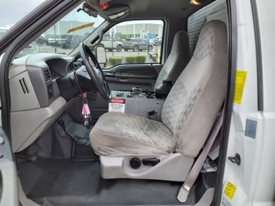 2000 Ford F-550 Chassis Cab XL DRW