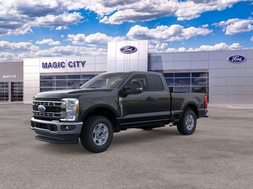 2026 Ford Super Duty F-350® XLT