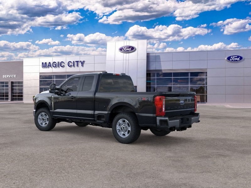 2026 Ford Super Duty F-350® XLT