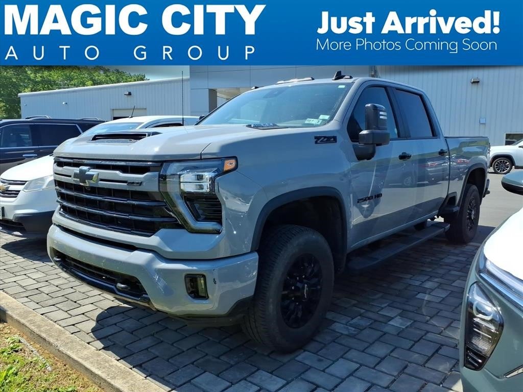 2024 Chevrolet Silverado HD LT 4WD Crew Cab Standard Box's photo