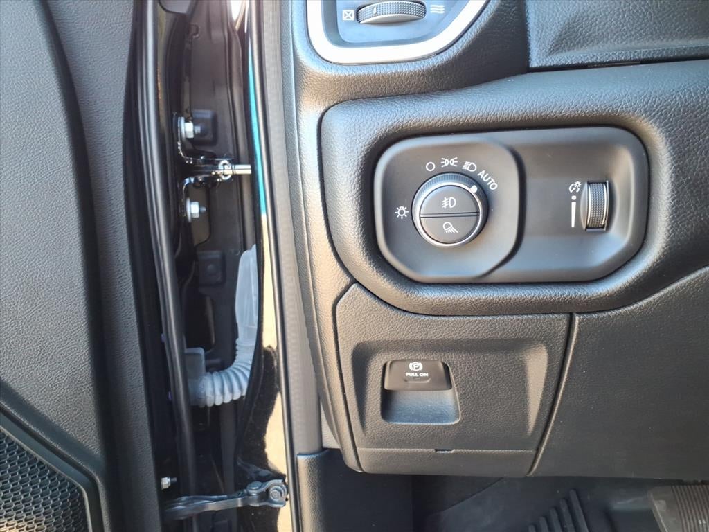 2023 RAM 1500 Big Horn Quad Cab 4x4 6'4' Box