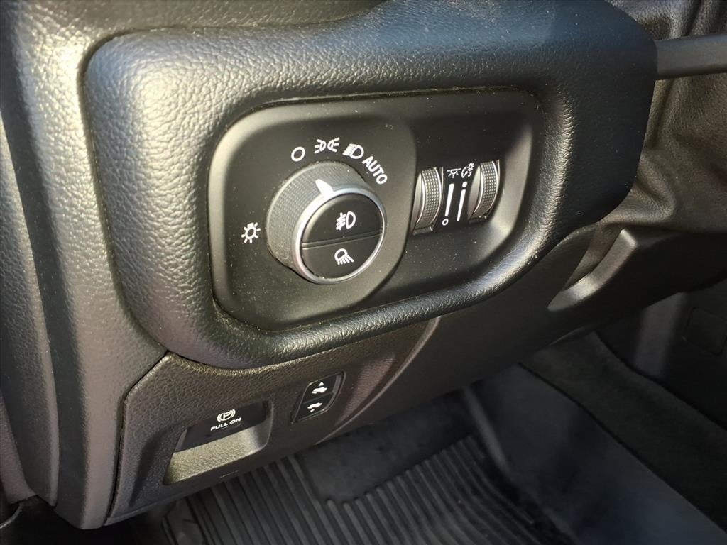 2022 RAM 1500 Laramie Crew Cab 4x4 5'7' Box