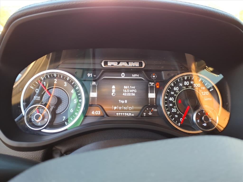 2022 RAM 1500 Laramie Crew Cab 4x4 5'7' Box