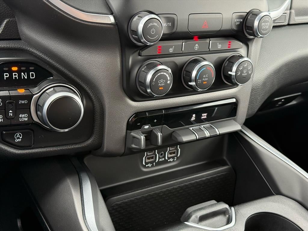 2024 RAM 1500 Big Horn Crew Cab 4x4 6'4' Box