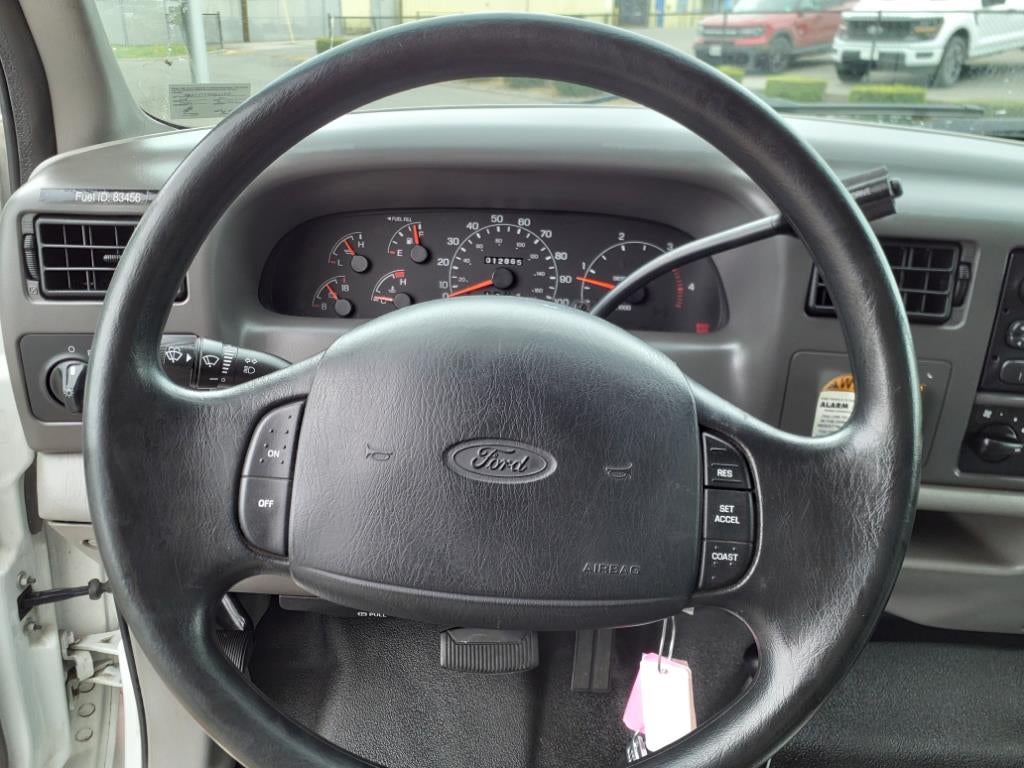 2000 Ford F-550 Chassis XL DRW