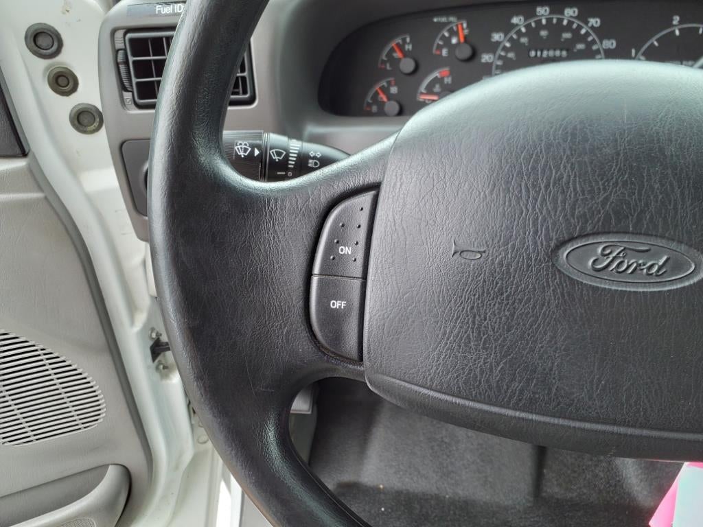 2000 Ford F-550 Chassis XL DRW