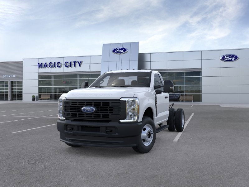 2025 Ford Chassis Cab F-350® XL