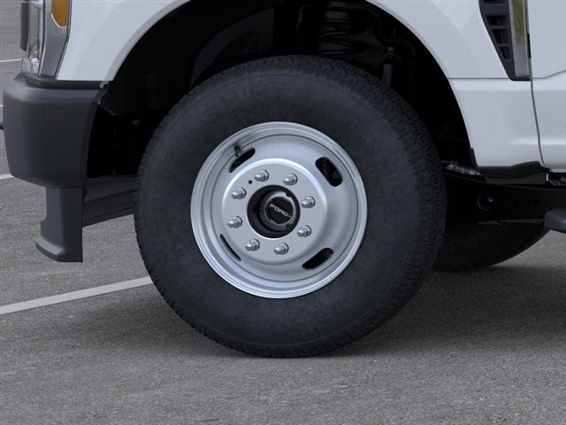 2025 Ford Chassis Cab F-350® XL