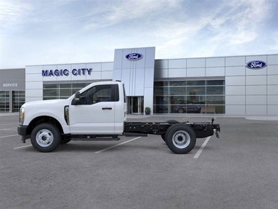 2025 Ford Chassis Cab F-350® XL
