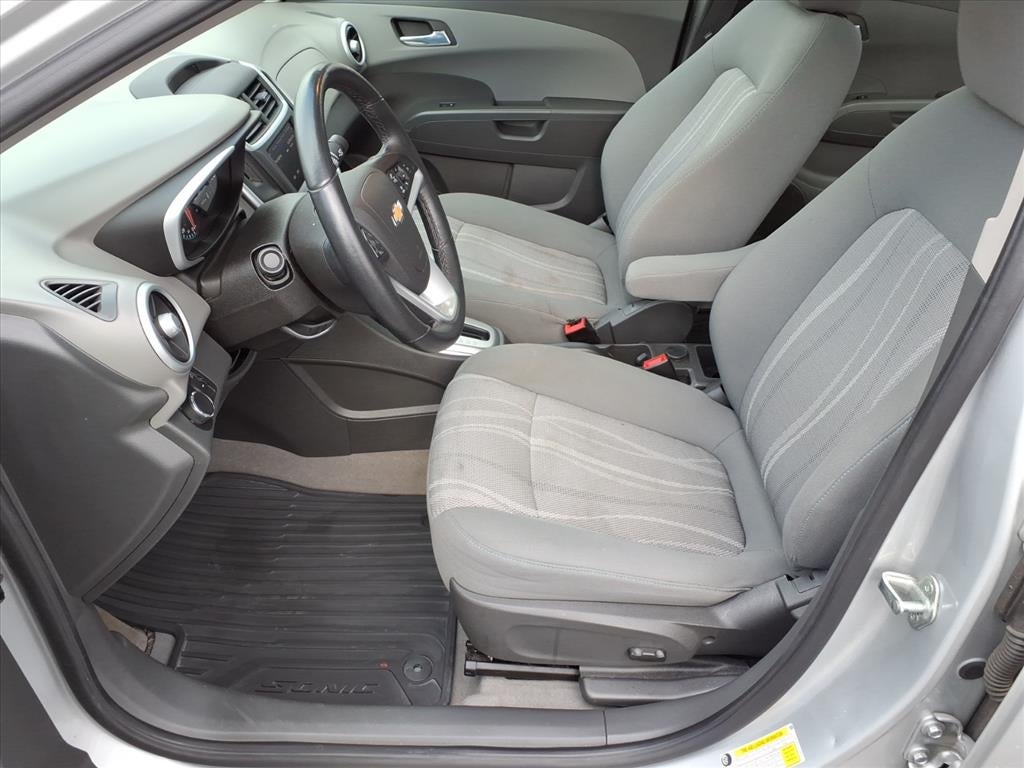 2020 Chevrolet Sonic FWD Sedan LT