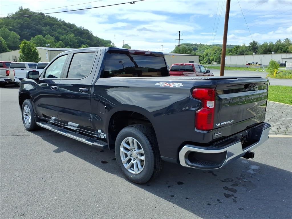 2022 Chevrolet Silverado 1500 4WD Crew Cab Standard Bed LT