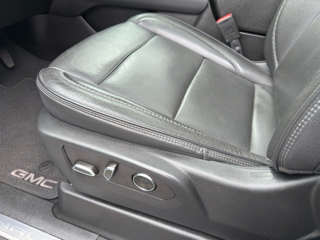 2024 GMC Yukon 4WD Denali