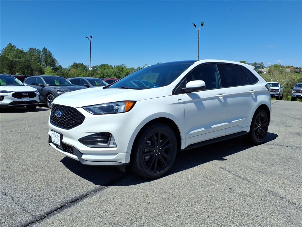 2024 Ford Edge ST-Line AWD's photo