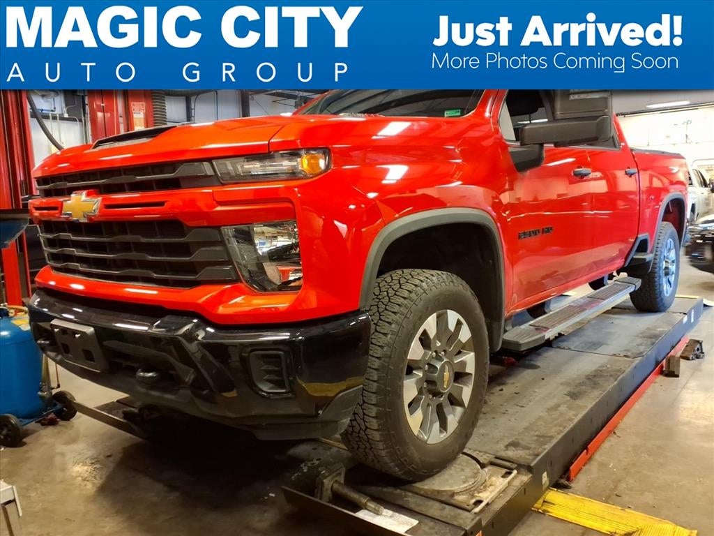2024 Chevrolet Silverado 2500HD 4WD Crew Cab Standard Bed Custom