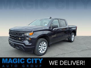 2022 Chevrolet Silverado 1500 4WD Crew Cab Short Bed Custom