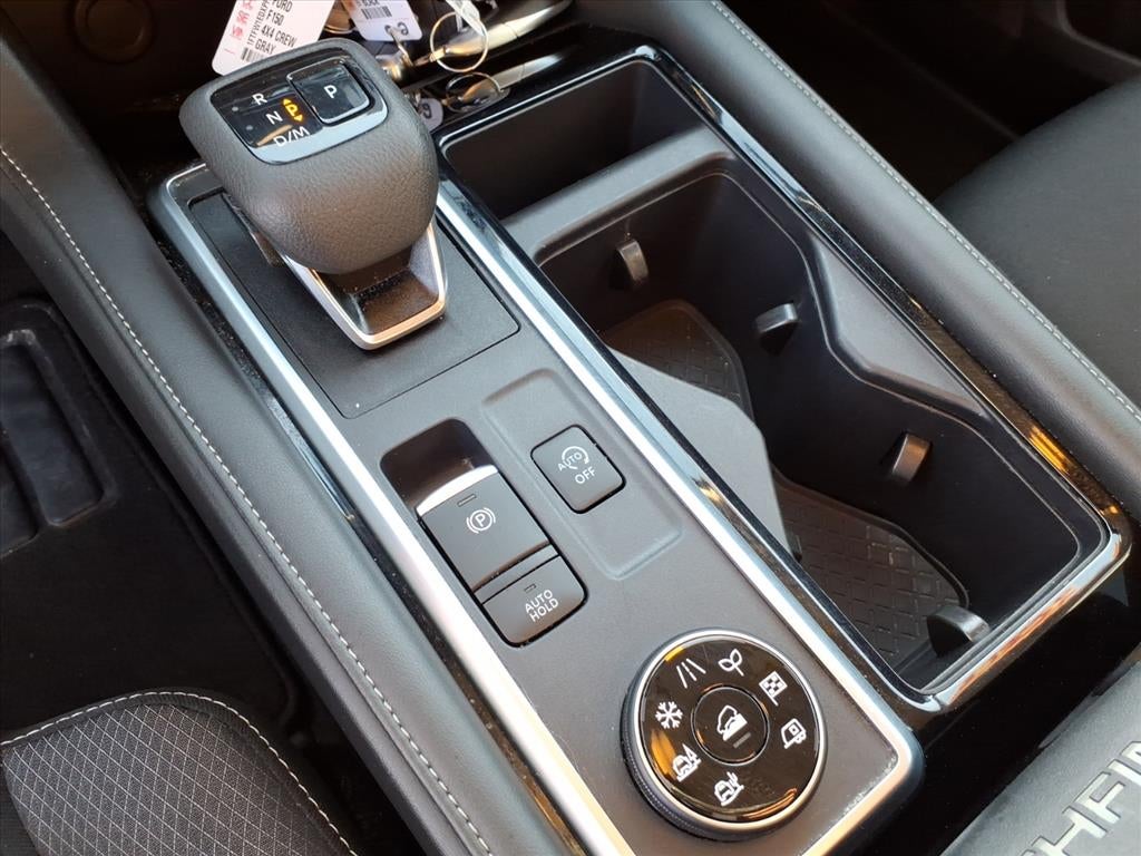 2025 Nissan Pathfinder SV 4WD