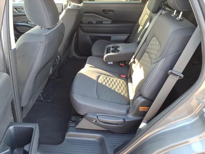 2025 Nissan Pathfinder SV 4WD