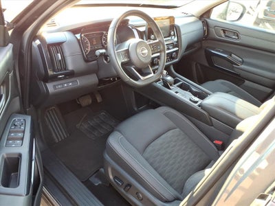 2025 Nissan Pathfinder SV 4WD