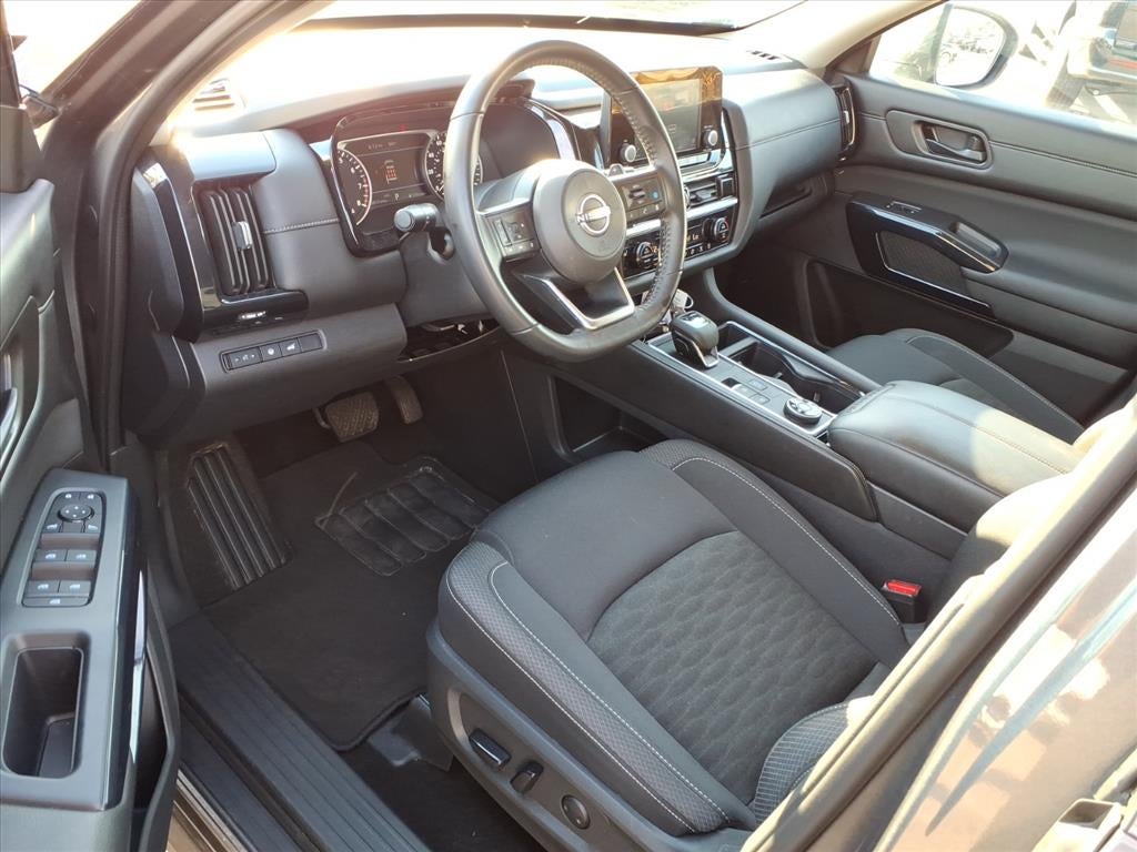 2025 Nissan Pathfinder SV 4WD