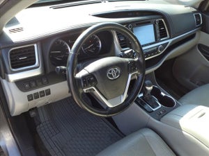 2017 Toyota Highlander 4 Door SUV