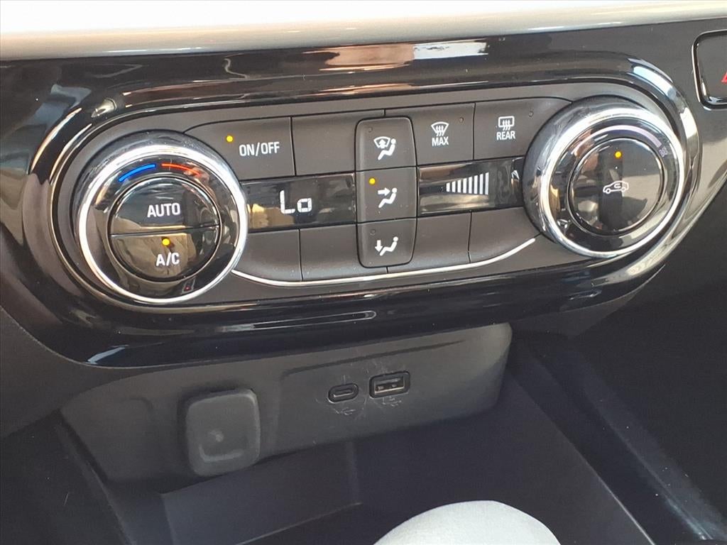 2025 Chevrolet Trax FWD LT